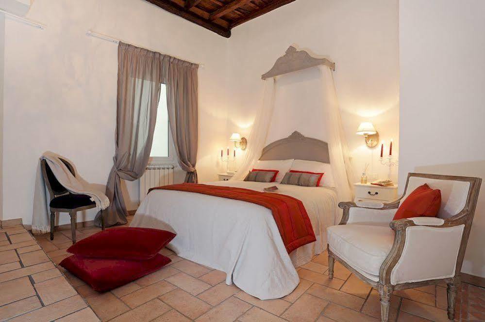 Madonna De' Monti Gasthuis 3*